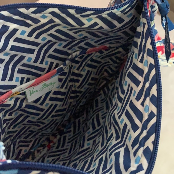 Vera Bradley Crossbody - Picture 4 of 10